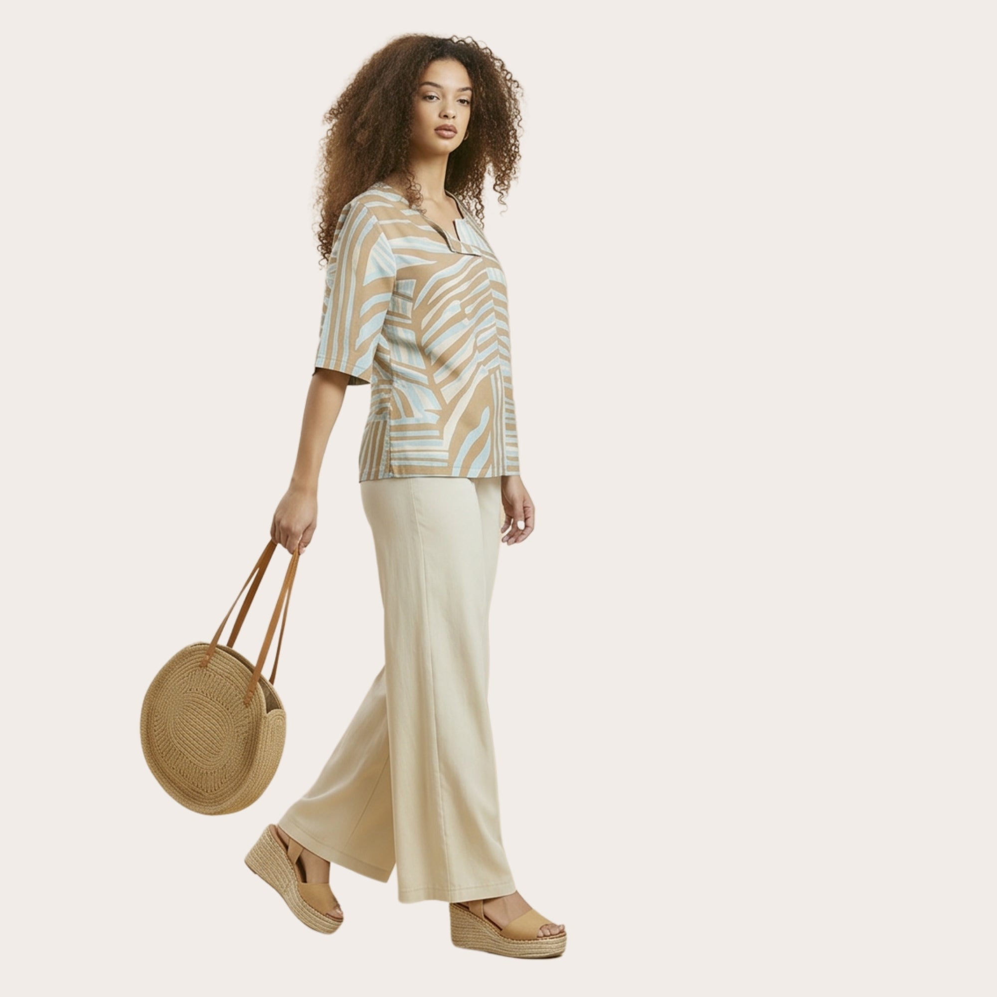 Maglia curvy mezza manica in cotone fantasia celeste/beige – modello svasato (MD406)