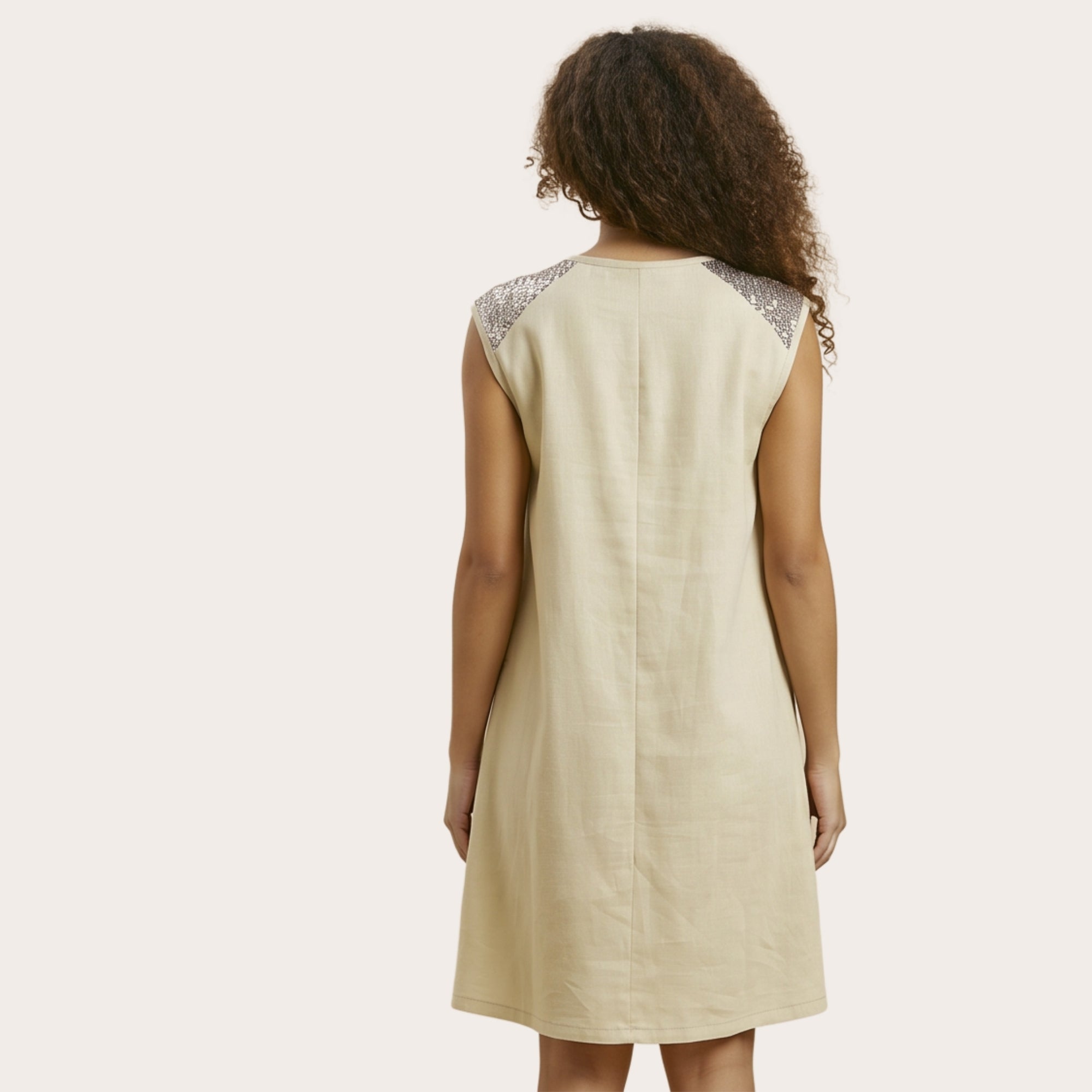 Abito estivo in lino e viscosa con paillettes oro – modello curvy a campana (a1200)