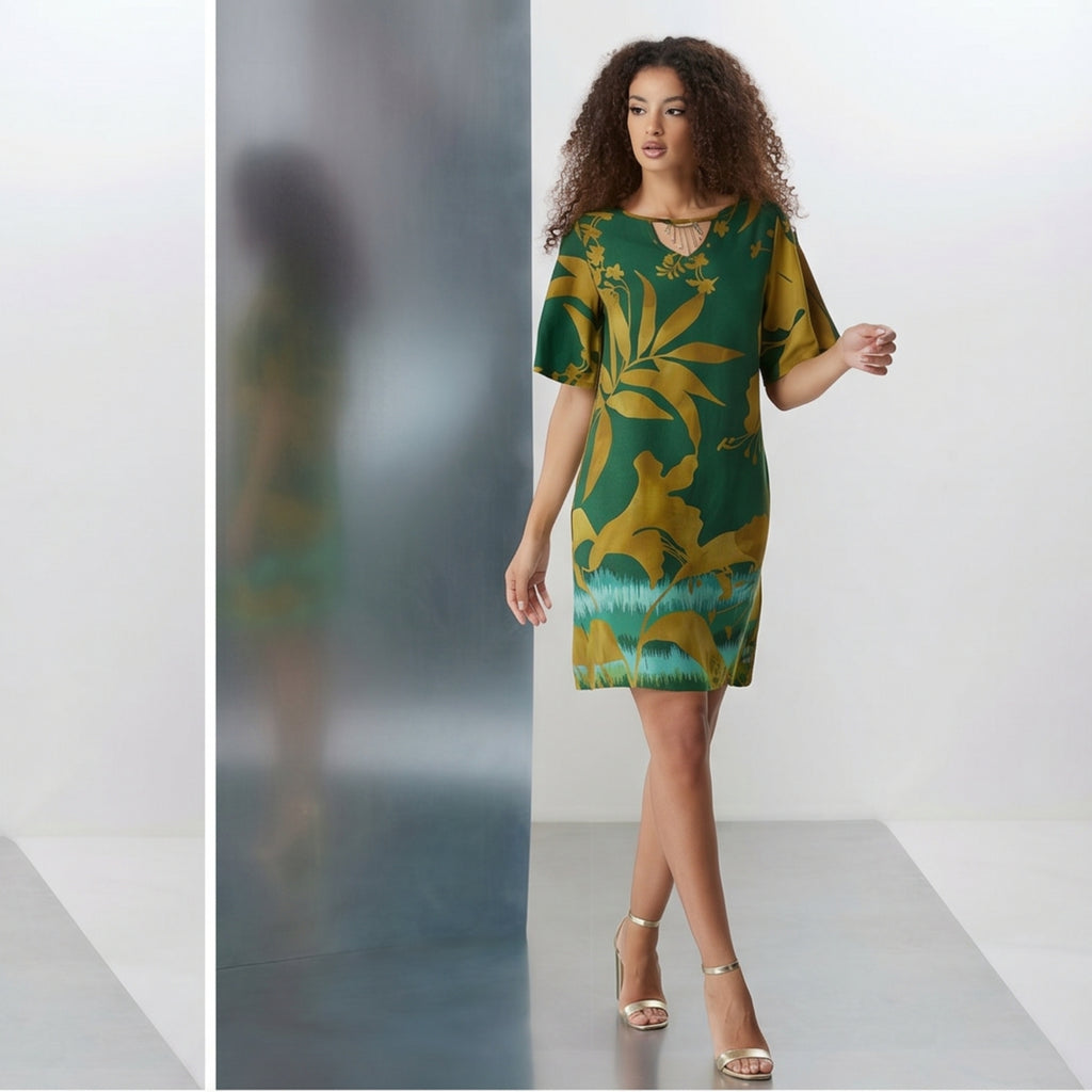 Abito estivo sacchetto in viscosa fantasia floreale verde/bronzo – curvy con manica