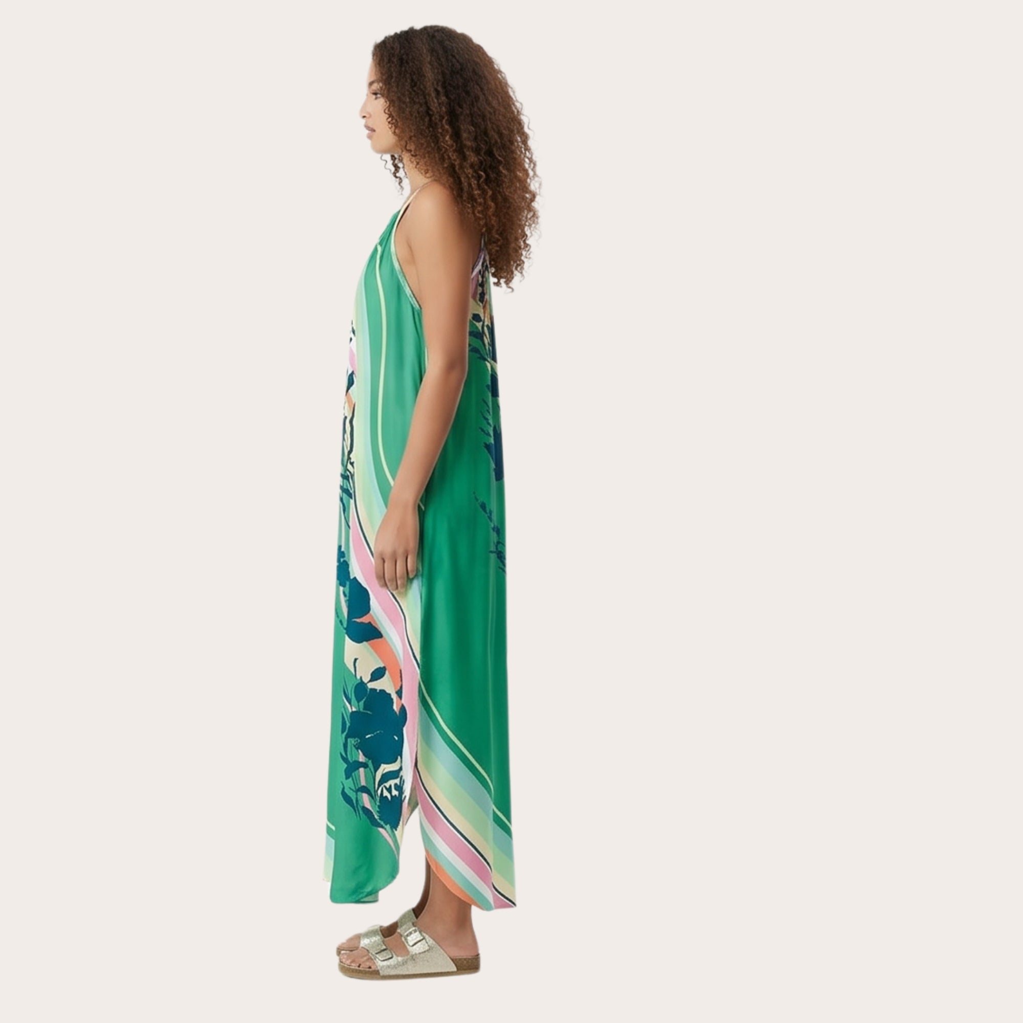 Abito estivo lungo in viscosa fantasia floreale verde con spacco laterale – curvy (AL138)
