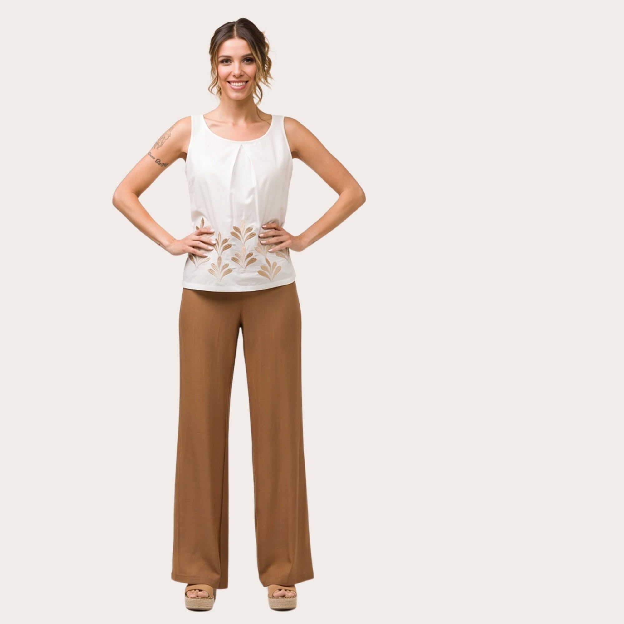 Canotta curvy in cotone ricamato bianco – modello a campana (MD326)