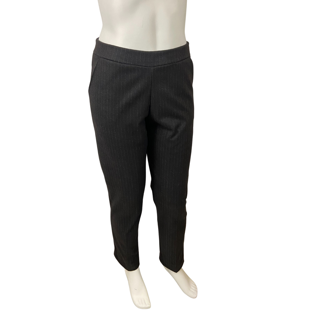 Pantalone sigaretta con tasche