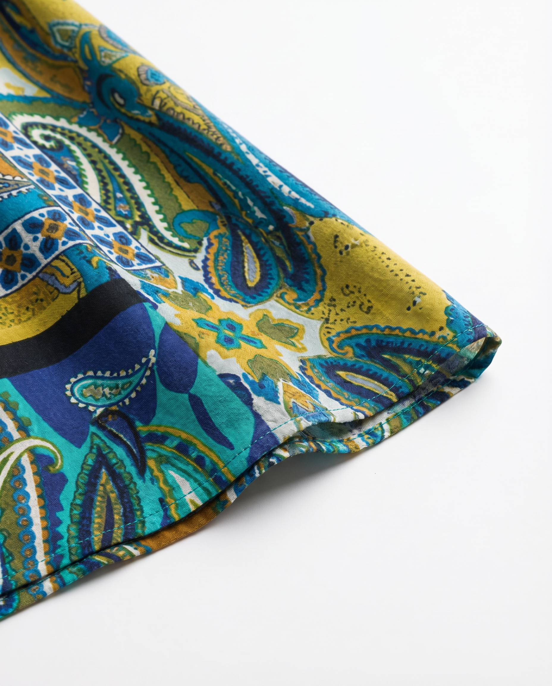 Abito estivo lungo in viscosa fantasia patchwork cachemire oro/blu – curvy a bretellina