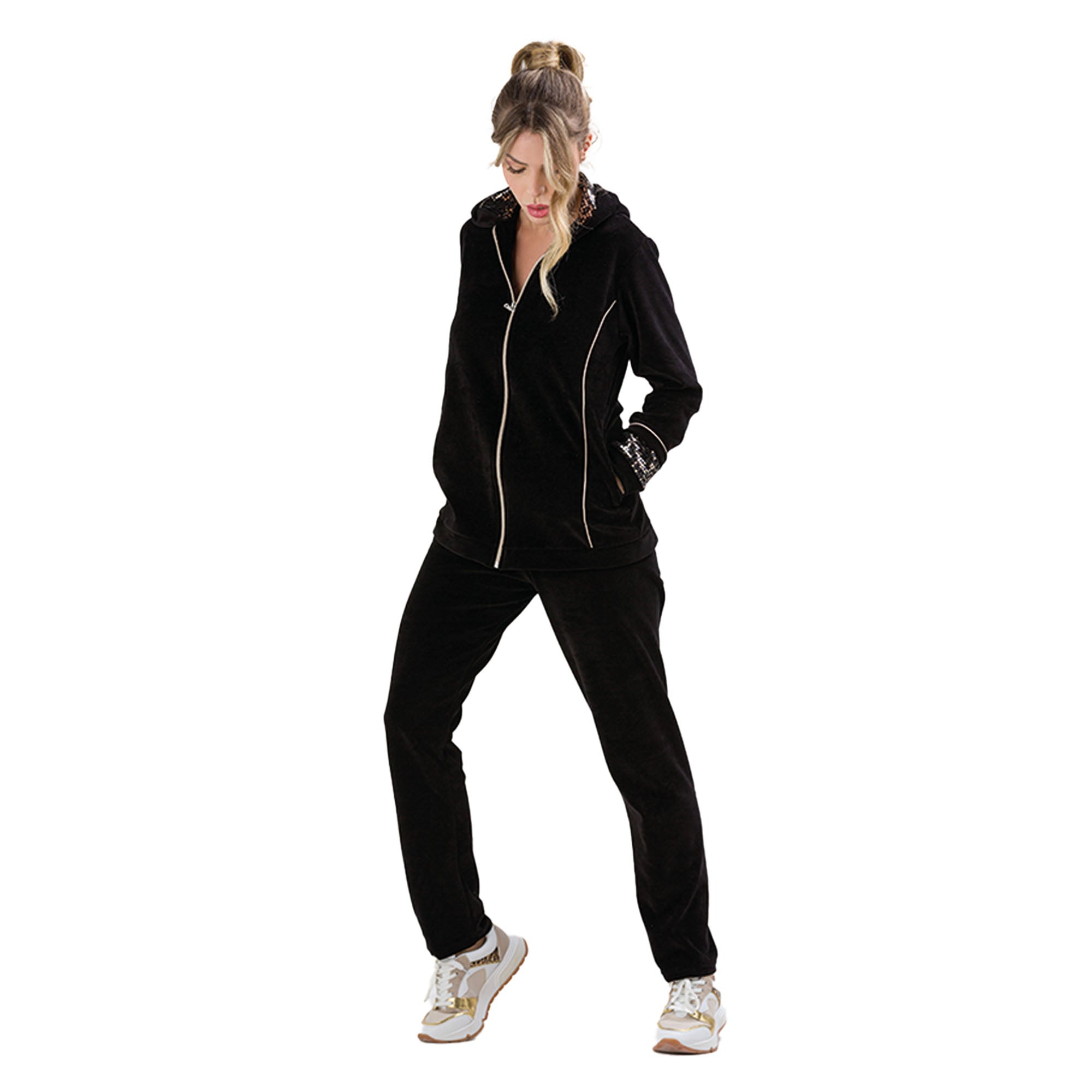 Tuta con inserti in ciniglia